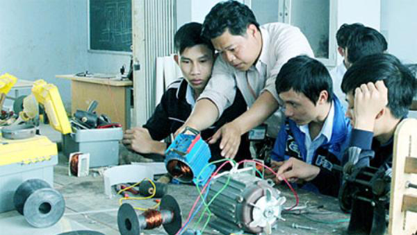 Vietnam busca cumplir con la formación vocacional para 2 millones de personas en 2016